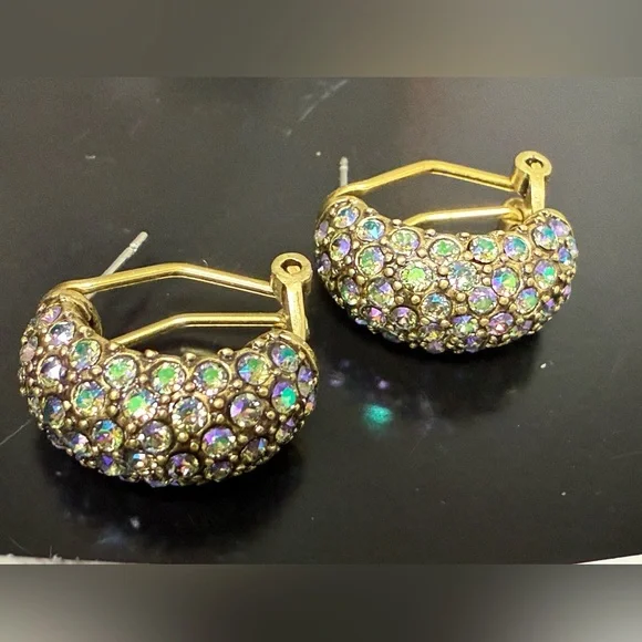 SIGNED HEIDI DAUS AURORA BOREALIS CRYSTAL OMEGAEARRINGS NEW